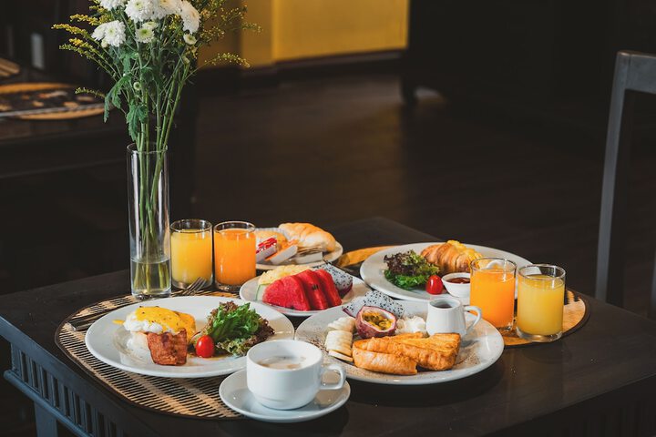 Breakfast/Coffee Service 72 of 95