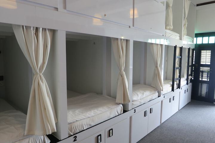 Room 2 of 39