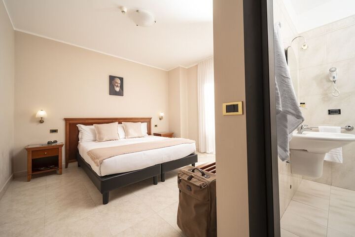 Room 32 of 111