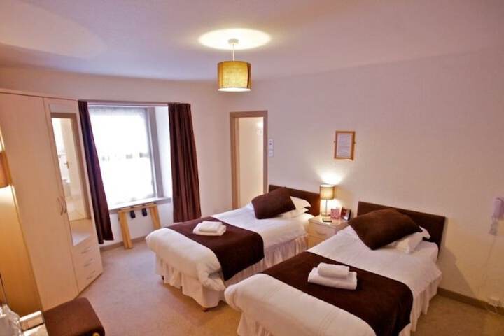 Room 4 of 22