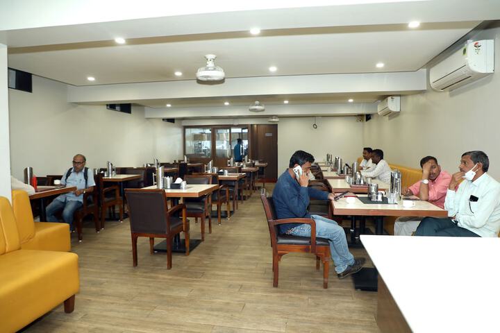 Dining 44 of 56