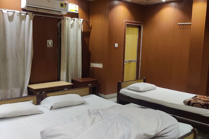 Room 18 of 30