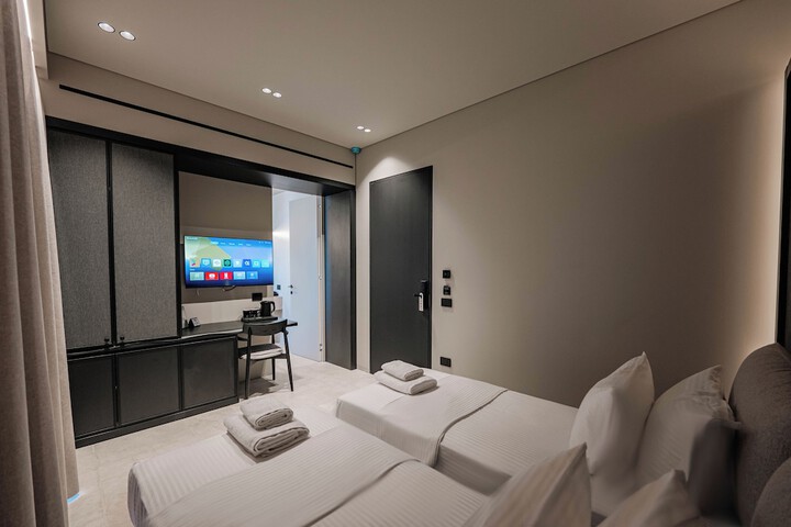 Room 30 of 104