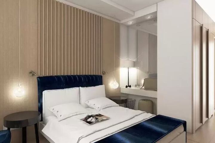 Room 8 of 20