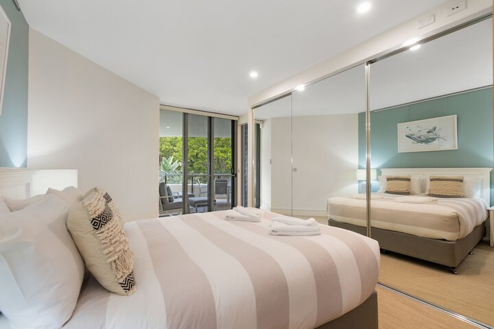 Room 6 of 319
