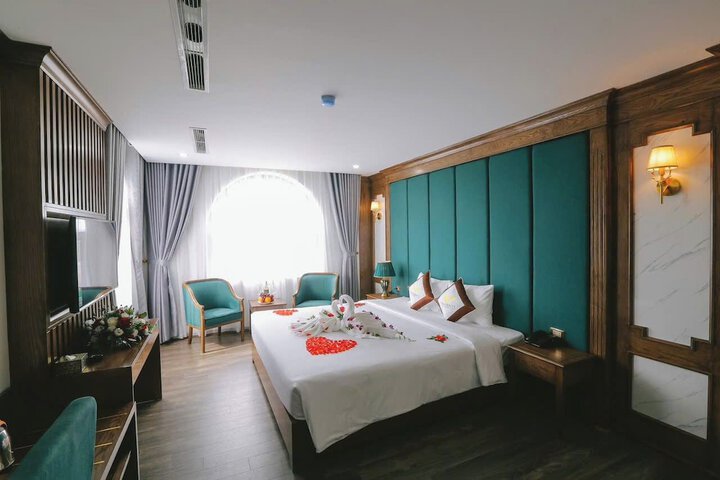 Room 7 of 14