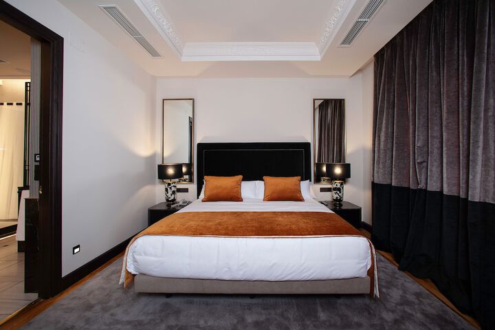 Room 33 of 85