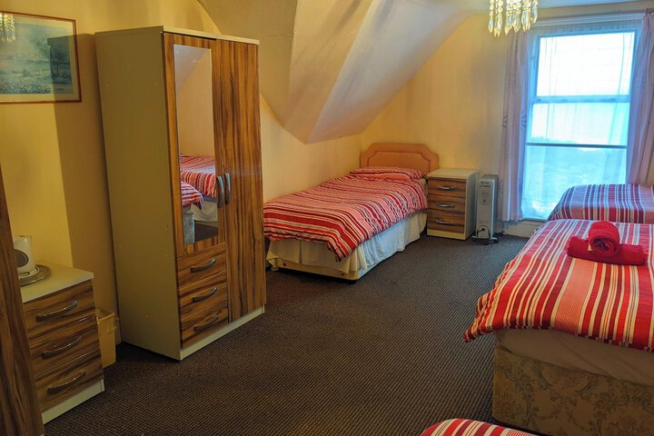 Room 16 of 44