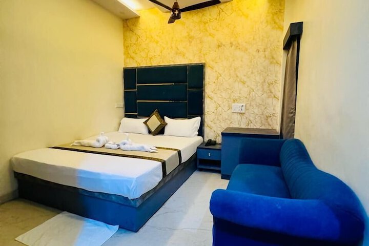 Room 12 of 49