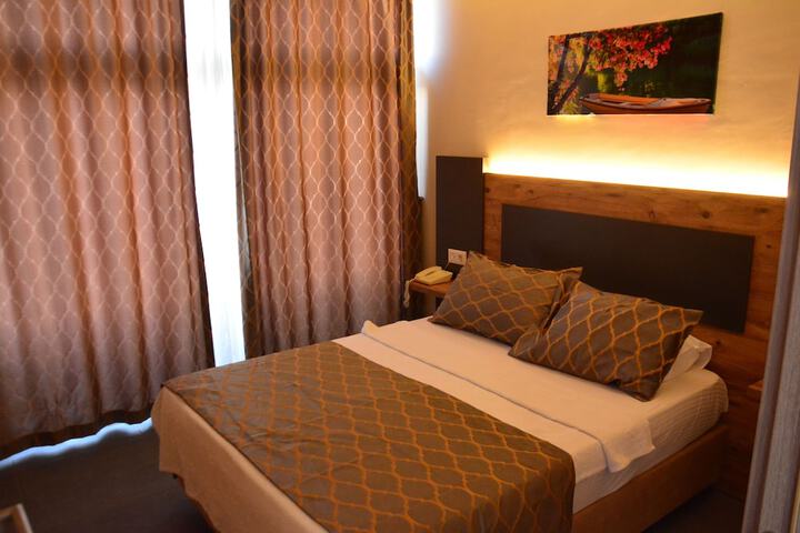 Room 29 of 70