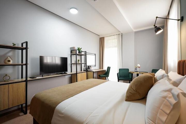 Room 4 of 15