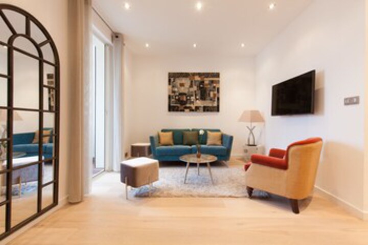 Room 10 of 24