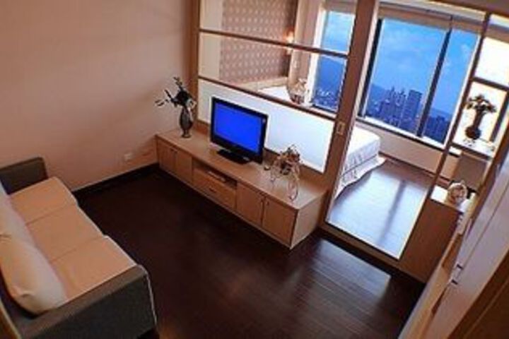 Room 9 of 73