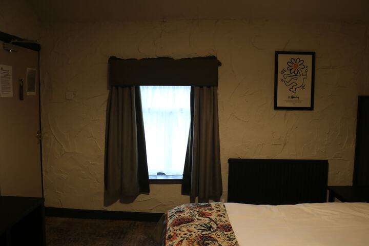 Room 6 of 43