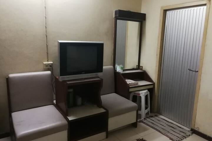 Room 21 of 34
