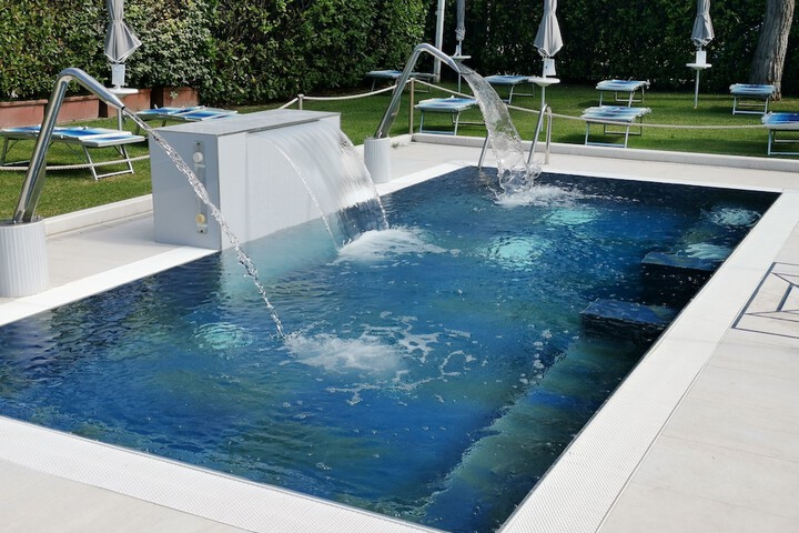 Pool 67 of 100