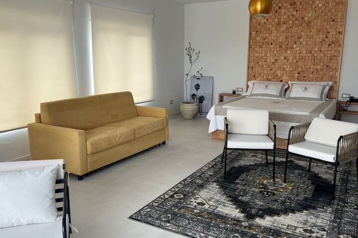 Room 9 of 34
