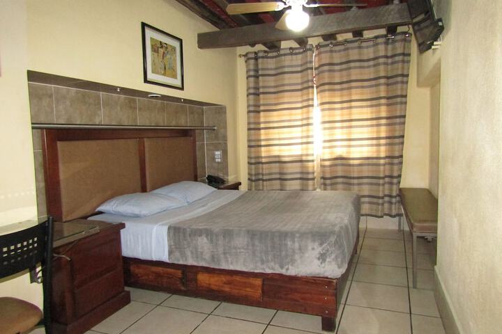 Room 20 of 33