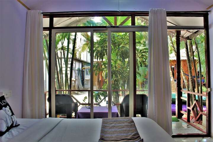 Room 3 of 9