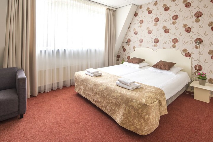 Room 4 of 53