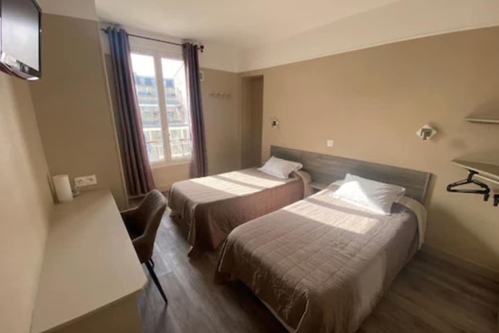 Room 5 of 17