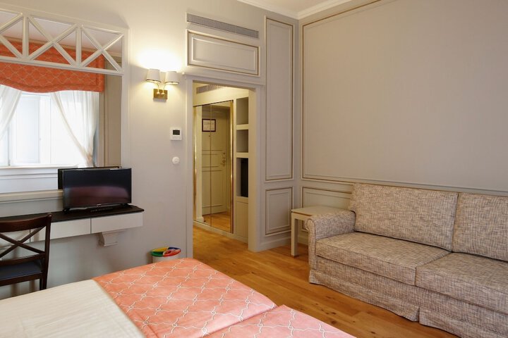 Room 29 of 65