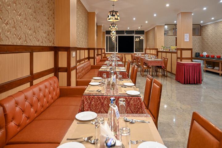 Dining 38 of 70