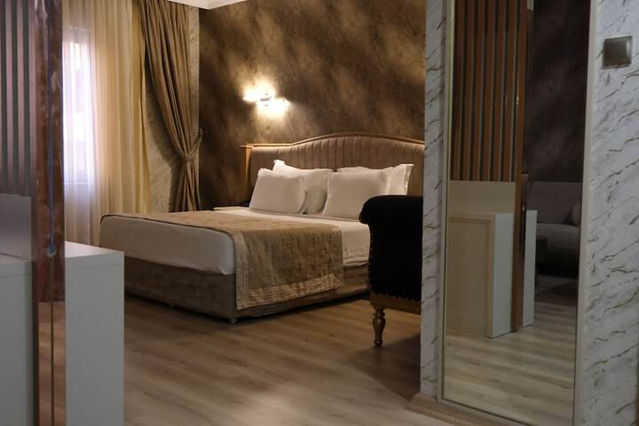 Room 26 of 46