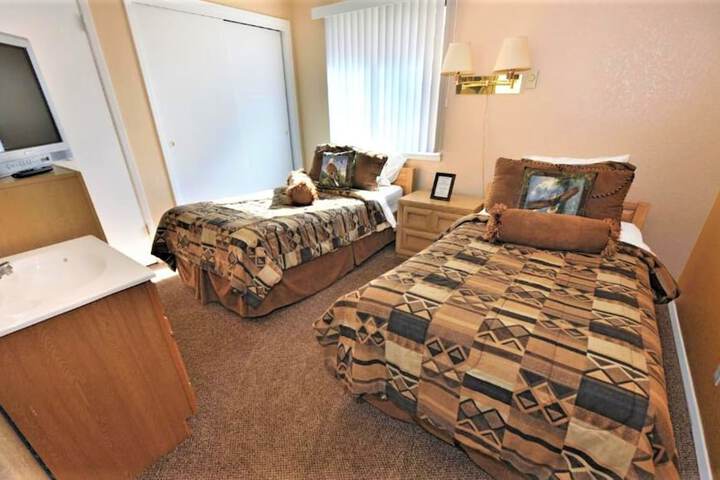 Room 6 of 52