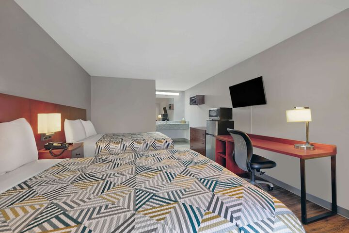 Room 8 of 21