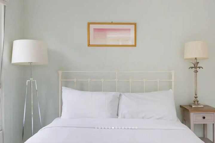 Room 4 of 11