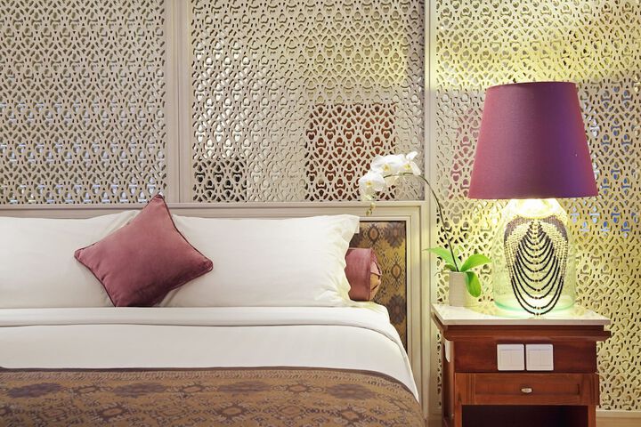 Room 11 of 214