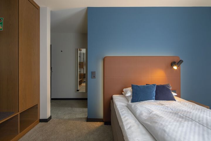 Room 25 of 68