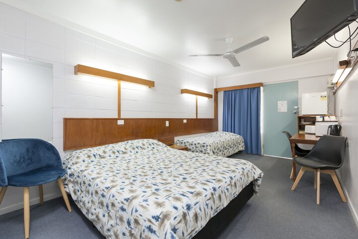 Room 4 of 18