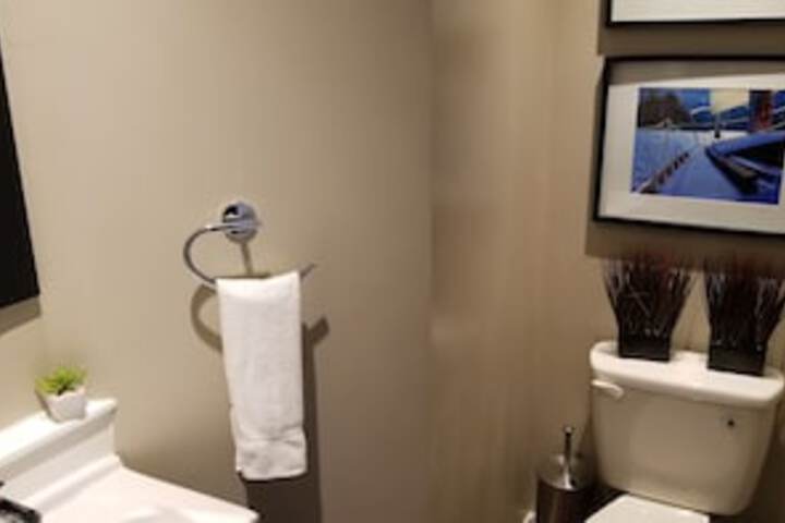 Room 121 of 828