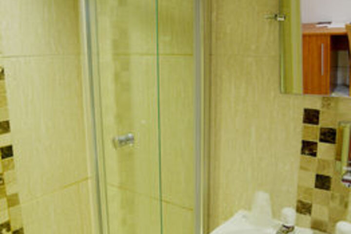 Room 3 of 32