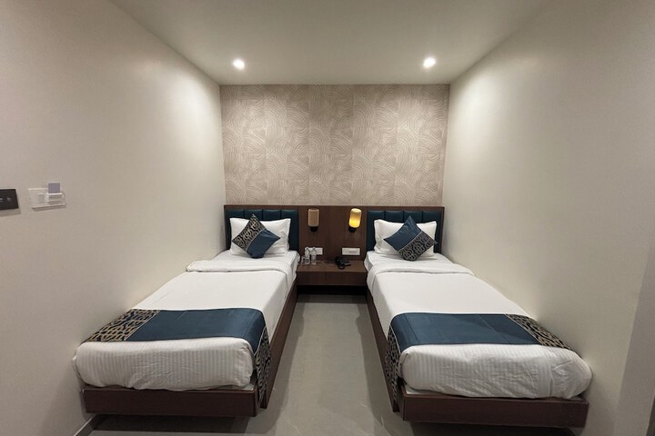 Room 7 of 40