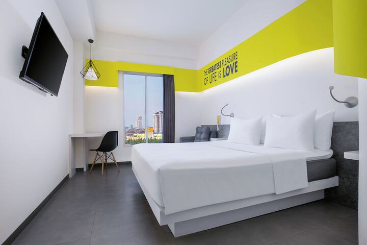 Room 10 of 34