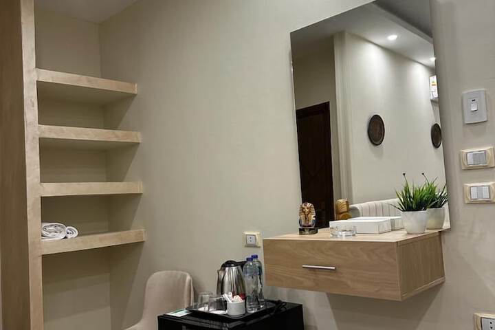 Room 10 of 37