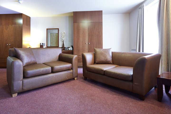 Room 6 of 34
