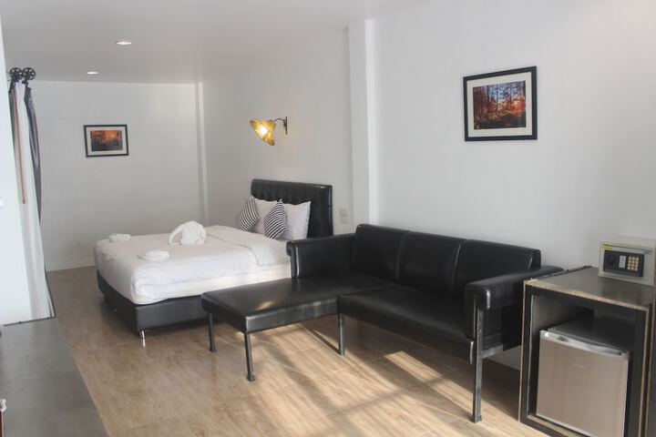 Room 52 of 138