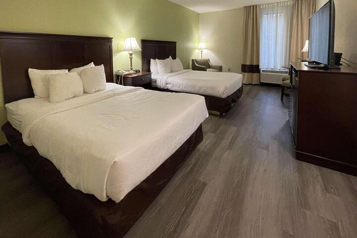 Double Accessible Queen Size Bed (3 of 3)