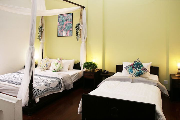 Room 30 of 108