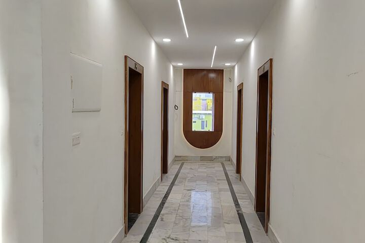 Ballroom/Hall 36 of 42