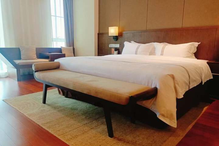 Room 3 of 9