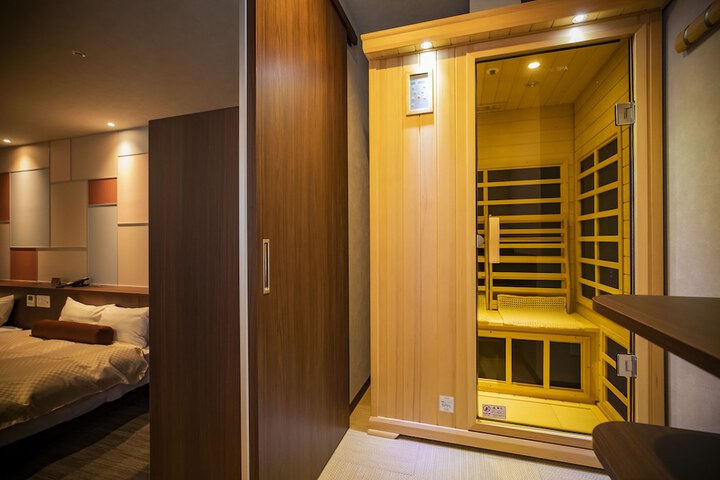 Room 62 of 240