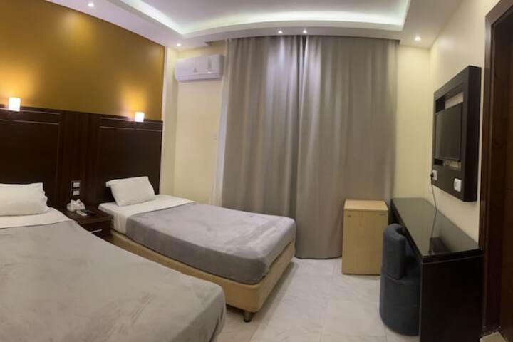 Room 25 of 58