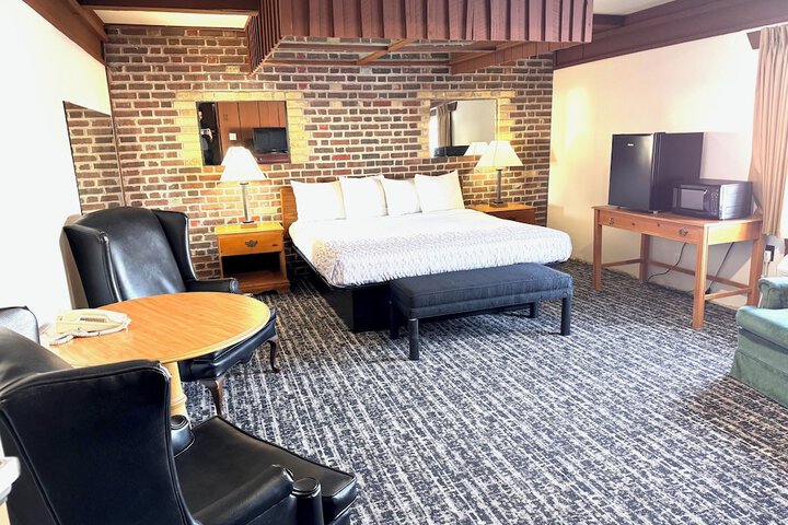 Room 183 of 293