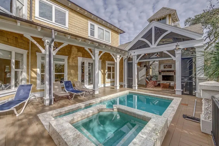 Pool 14 of 27
