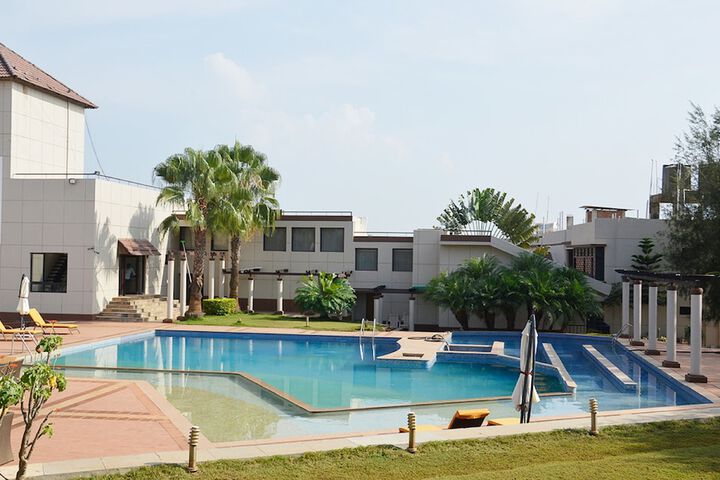 Pool 26 of 52